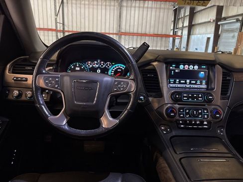 Used 2018 GMC Yukon Denali AWD/4WD image 26