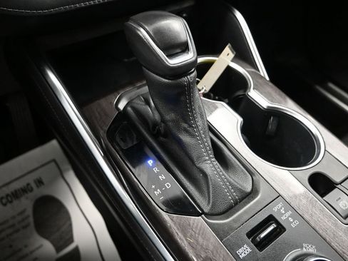 Used 2022 Toyota Highlander Limited image 26