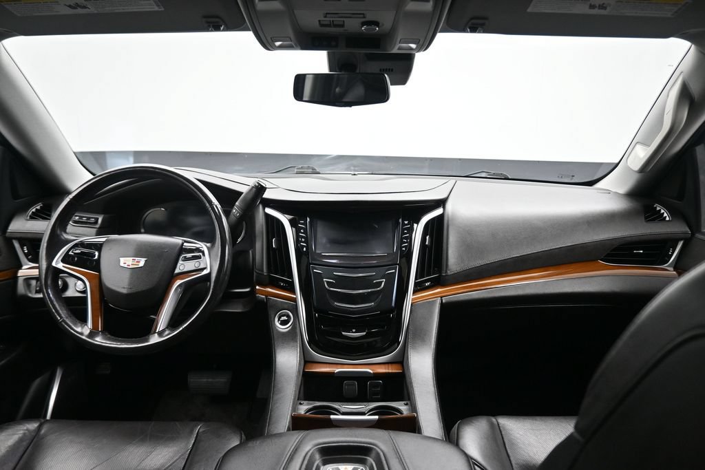 Used 2020 Cadillac Escalade Luxury w/ LPO, Radiant Package AWD/4WD image 50