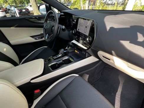 Used 2024 Lexus NX 250 FWD image 47