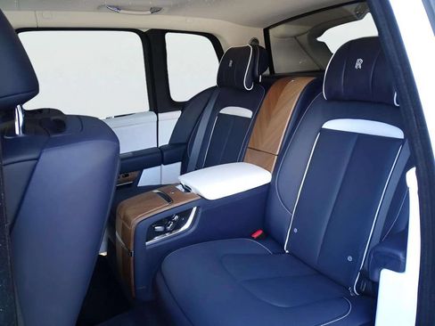 Certified 2025 Rolls-Royce Cullinan AWD/4WD image 25