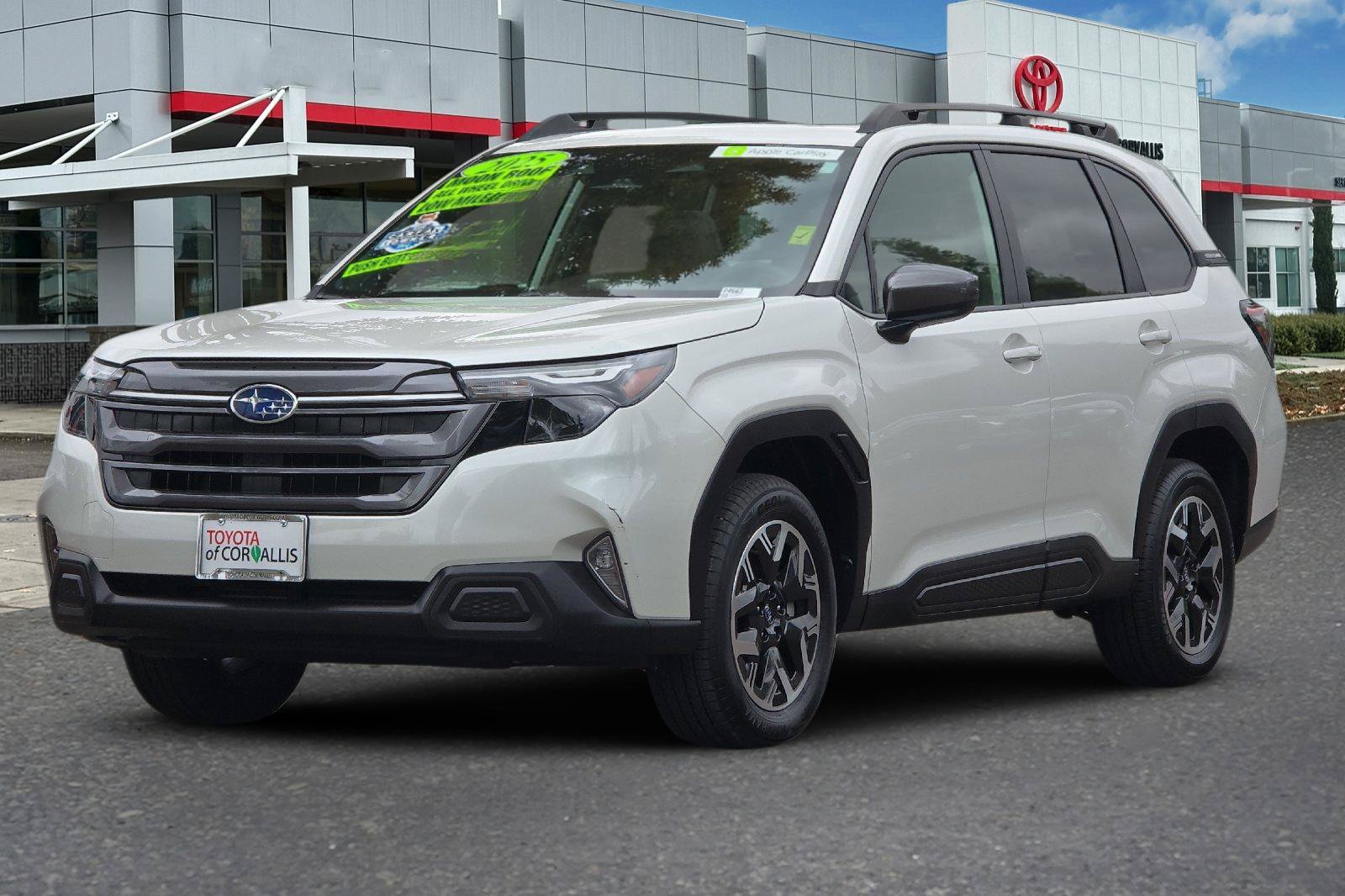 Used 2025 Subaru Forester Premium AWD/4WD image 8