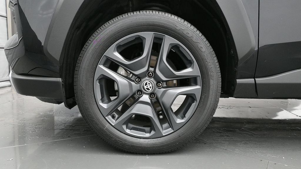 Used 2024 Toyota RAV4 Adventure w/ Convenience Package AWD/4WD image 8