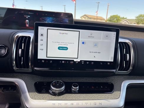 Used 2025 Ford Expedition Tremor AWD/4WD image 19