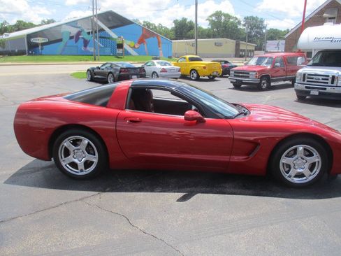 Used 1997 Chevrolet Corvette Coupe w/ Memory Pkg RWD image 7
