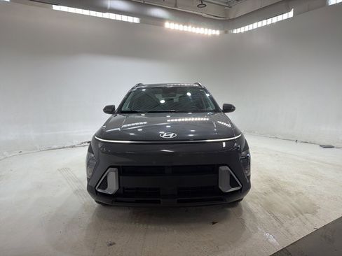 Used 2025 Hyundai Kona SEL image 2