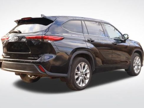 Used 2020 Toyota Highlander Limited image 27