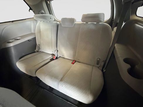 Used 2019 Toyota Sienna LE FWD image 49
