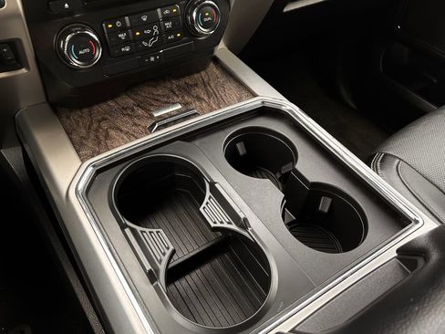 Used 2018 Ford F250 Lariat w/ Chrome Package image 20