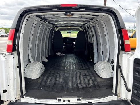 Used 2010 Chevrolet Express 2500 Extended image 22