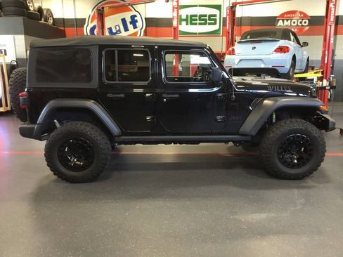 Used 2020 Jeep Wrangler Unlimited Sport AWD/4WD image 2