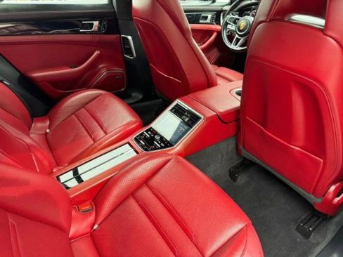 Used 2018 Porsche Panamera 4S AWD/4WD image 28