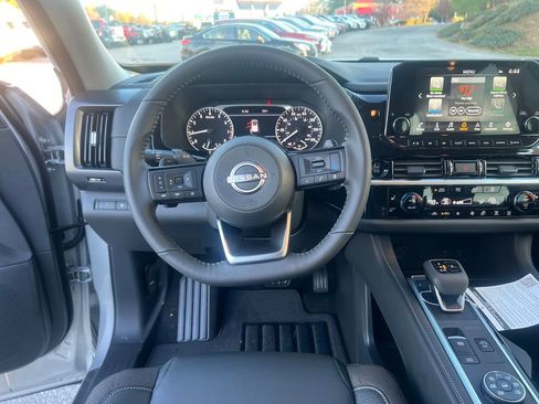 New 2025 Nissan Pathfinder SL w/ Lighting Package (N92) image 14