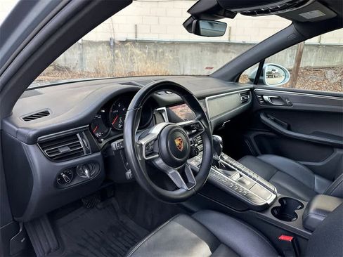 Used 2021 Porsche Macan GTS image 2