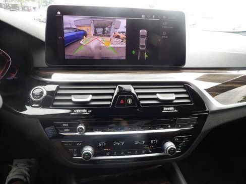 Used 2022 BMW 530i xDrive w/ Convenience Package image 17