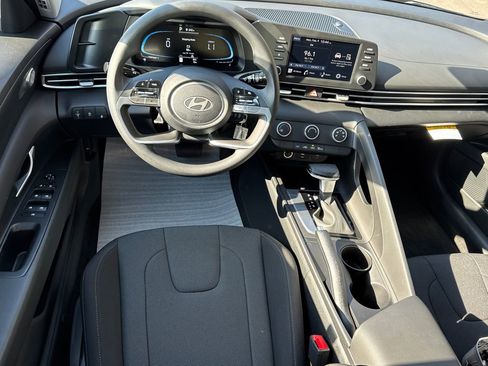 New 2026 Hyundai Elantra SE image 14