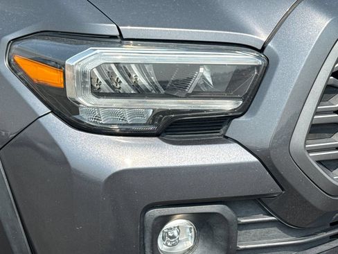 Used 2021 Toyota Tacoma TRD Off-Road AWD/4WD image 42