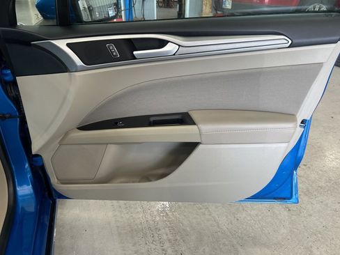 Used 2020 Ford Fusion SE image 43