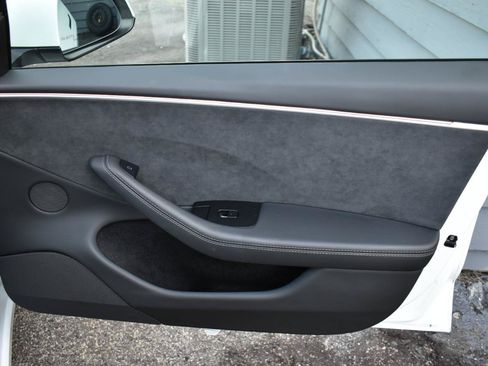 Used 2025 Tesla Model 3 Long Range AWD/4WD image 31