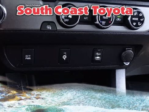 Used 2017 Toyota Tacoma TRD Sport RWD image 33