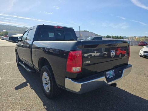 Used 2018 RAM 1500 Classic SLT AWD/4WD image 9