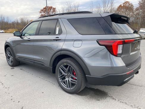 New 2026 Ford Explorer ST-Line w/ ST-Line Street Pack AWD/4WD image 10