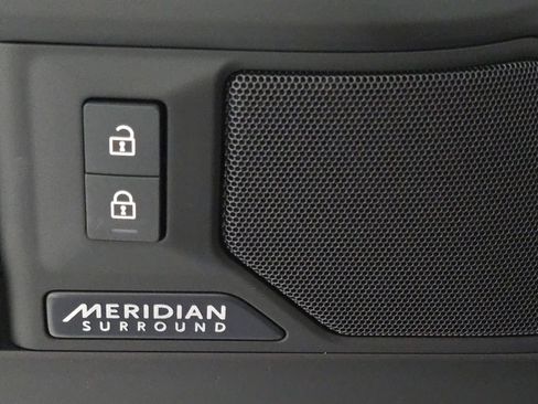 New 2026 Land Rover Defender 130 X-Dynamic SE AWD/4WD image 24