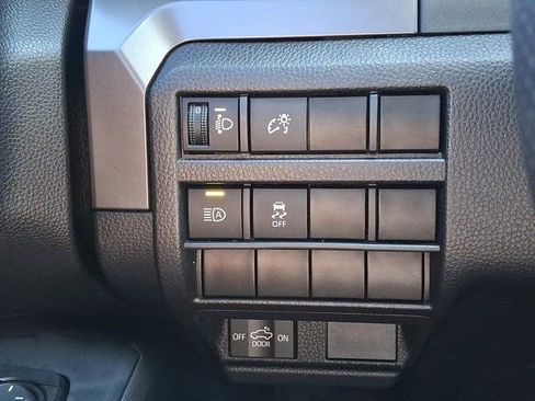 Used 2025 Toyota Tacoma TRD Sport AWD/4WD image 30