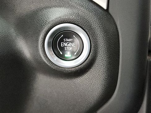 Used 2021 Chevrolet Silverado 2500 LT w/ Convenience Package image 22