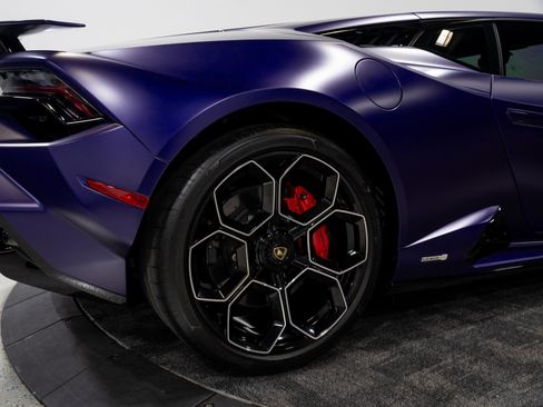 Used 2024 Lamborghini Huracan Tecnica RWD image 29