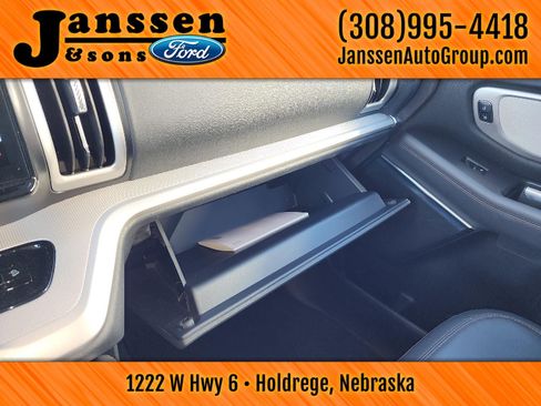 Used 2025 Ford Expedition Active AWD/4WD image 31