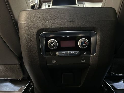 Used 2022 Chevrolet Tahoe Z71 w/ Luxury Package image 30