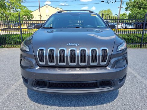 Used 2014 Jeep Cherokee Latitude AWD/4WD image 2
