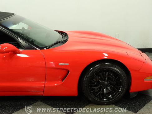 Used 1999 Chevrolet Corvette Convertible w/ Memory Pkg RWD image 29