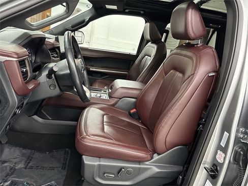 Certified 2024 Ford Expedition Limited image 3