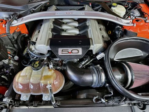 Used 2015 Ford Mustang GT Premium RWD image 9