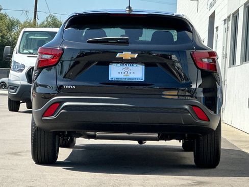 New 2026 Chevrolet Trax LS w/ LS Convenience Package FWD image 5