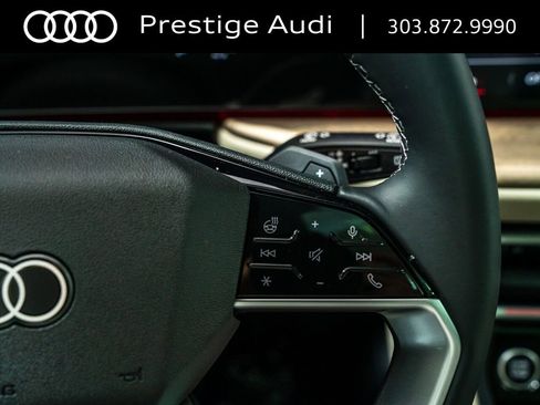 Used 2025 Audi Q5 Premium w/ Convenience Package image 18