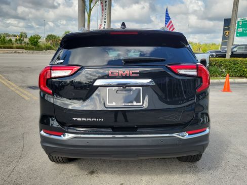 Used 2024 GMC Terrain SLT FWD image 6