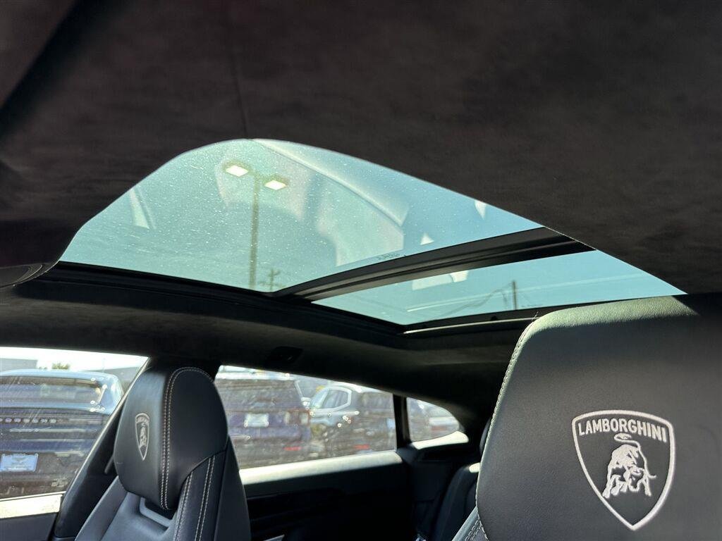 Used 2021 Lamborghini Urus AWD/4WD image 41