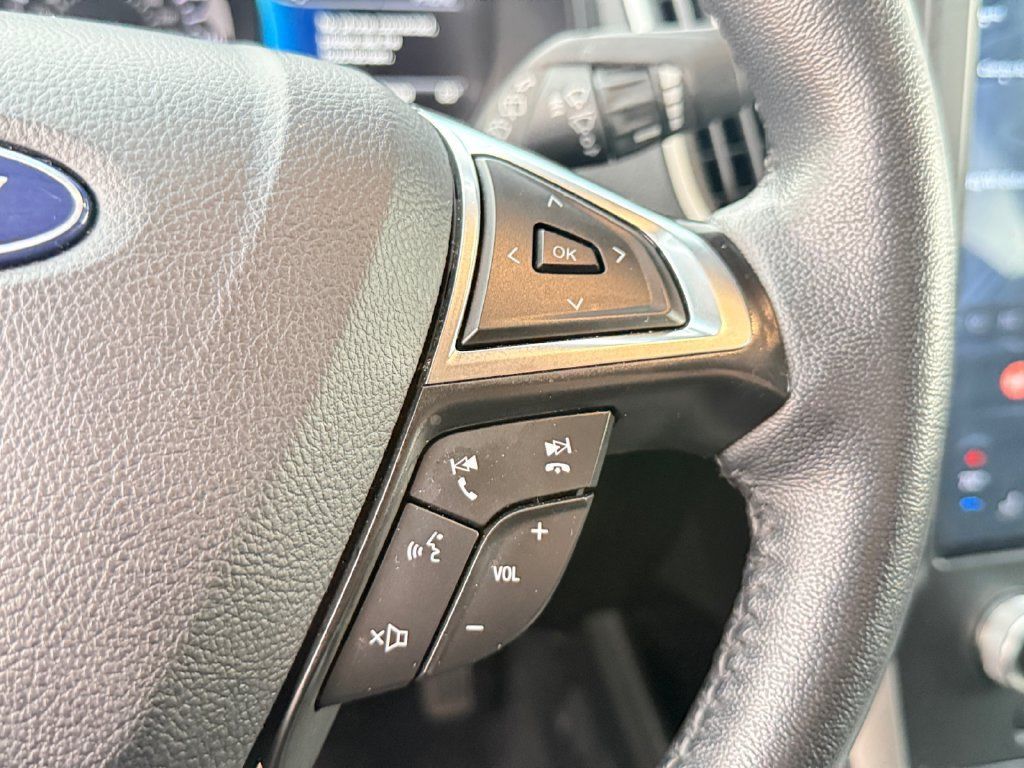 Used 2024 Ford Edge SEL AWD/4WD image 16