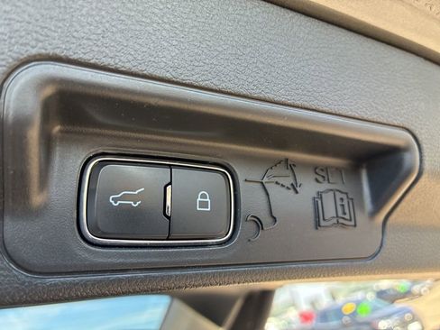 Used 2025 Ford Explorer Active AWD/4WD image 42