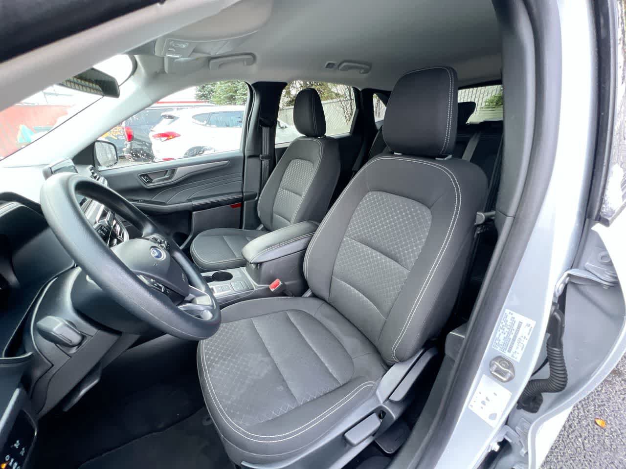 Used 2025 Ford Escape Active AWD/4WD image 11
