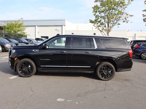 Used 2023 GMC Yukon XL SLT w/ SLT Luxury Package AWD/4WD image 18