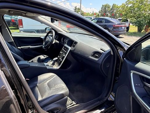 Used 2013 Volvo S60 T5 Platinum FWD image 1