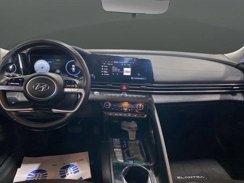 Used 2023 Hyundai Elantra SEL w/ Convenience Package image 5