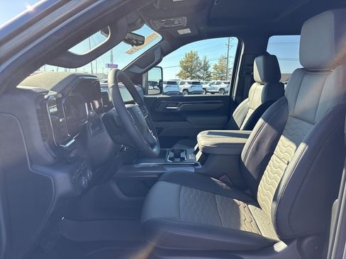 New 2025 Chevrolet Silverado 2500 ZR2 w/ Technology Package image 14