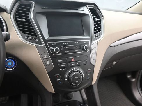 Used 2017 Hyundai Santa Fe Sport FWD image 14