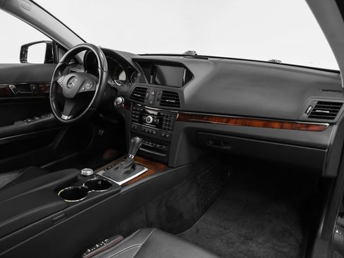 Used 2010 Mercedes-Benz E 550 Coupe image 26