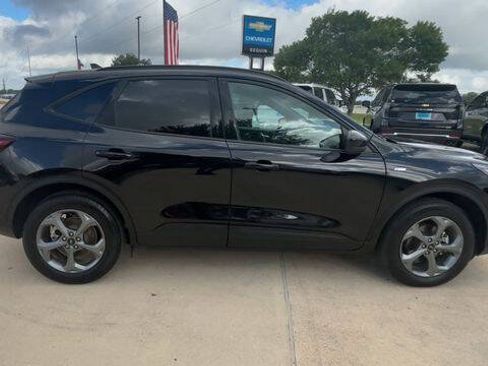 Used 2025 Ford Escape ST-Line Select AWD/4WD image 9